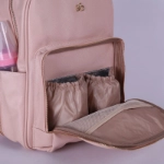 صورة حقيبة الأمومة جلد  الوردي مع مكان للحفاظات (مع التطريز الاسم)