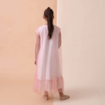 صورة فستان قرقيعان وردي فاتح للبنات (مع التطريز الاسم)