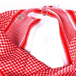 صورة صدرية بنقشة شماغ أحمر ولادي (مع التطريز الاسم)