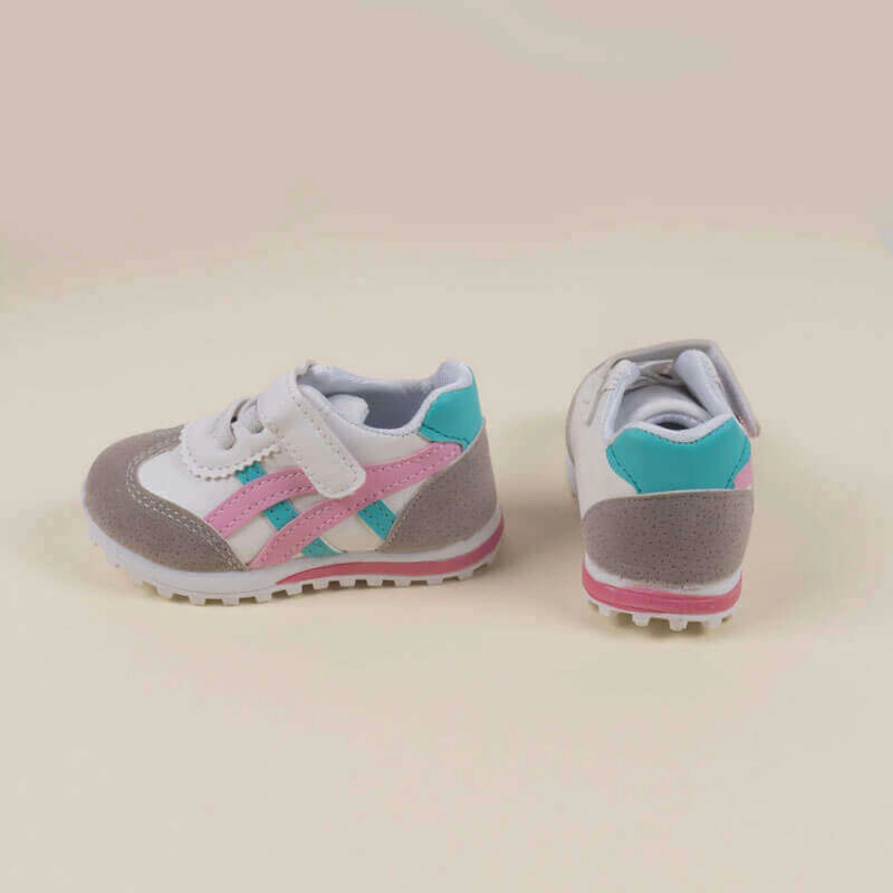 صورة حذاء رياضة باللونينالأزرق السماوي والوردي للأطفال